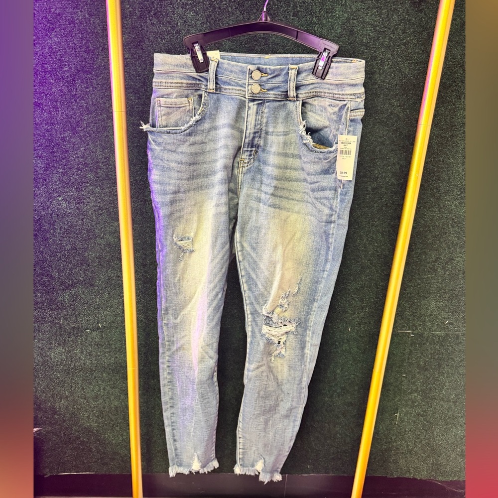 Brand New KanCan Katie Kurvy Midrise Jeans